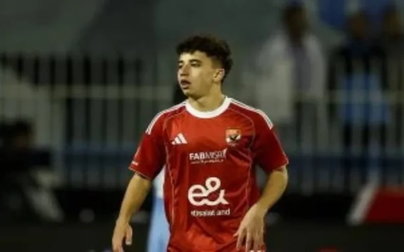 خطوة حاسمة.. كواليس رحيل موهبة الأهلي بلال عطية إلى راسيينج الإسباني